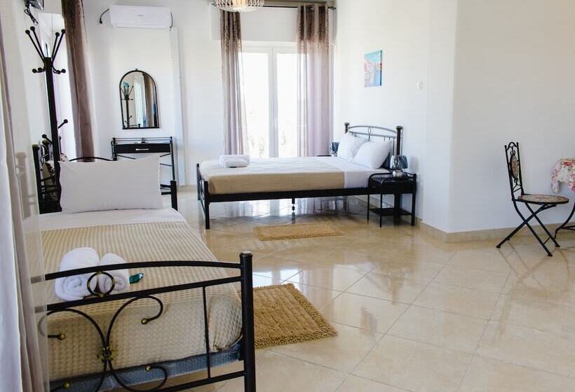 اتاق استاندارد سه نفره, Nikolakakis Rooms Lavrio