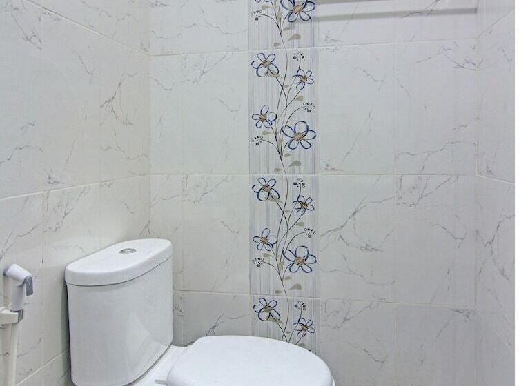 اتاق لوکس, Capital O 90643 Suri Guest House Syariah