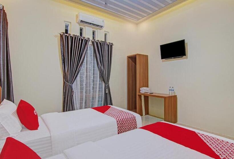 اتاق لوکس, Capital O 90643 Suri Guest House Syariah