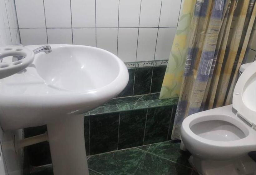 اتاق استاندارد سه نفره, Hostal Monumental A Media Cuadra De La Plaza Mayor