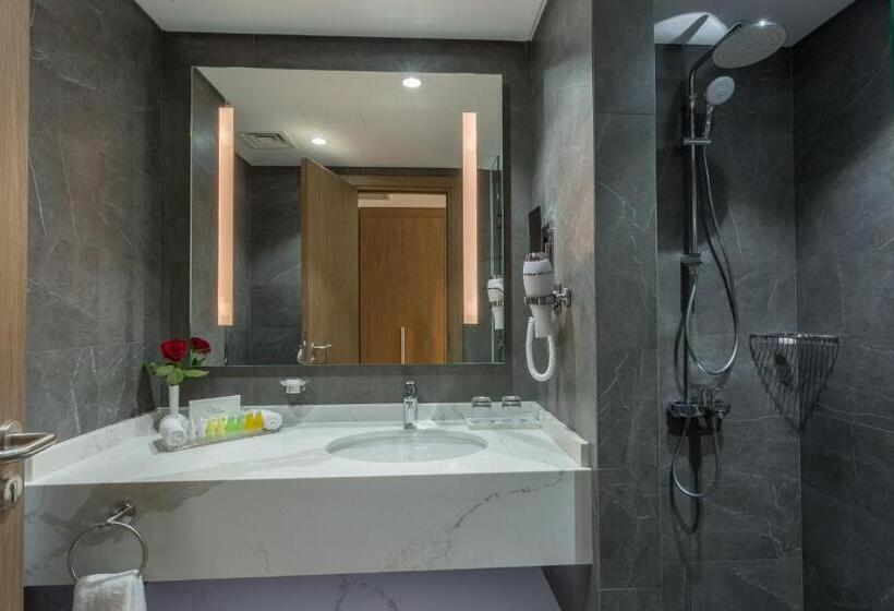 Номер Стандарт Кровать Кинг Адаптированный для Инвалидов, Clarion Hotel Jeddah Airport