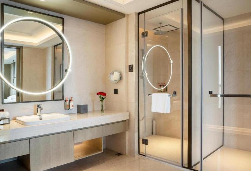 سوئیت با تخت بزرگ, Crowne Plaza Changsha Development Zone By Ihg