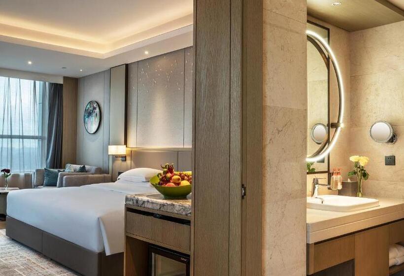 اتاق استاندارد با تخت بزرگ, Crowne Plaza Changsha Development Zone By Ihg