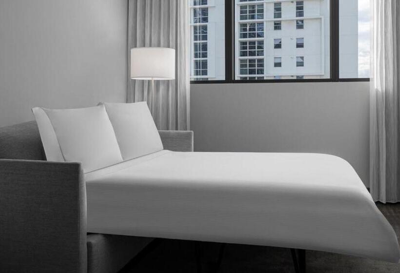스위트 킹사이즈 침대, Element Miami Brickell