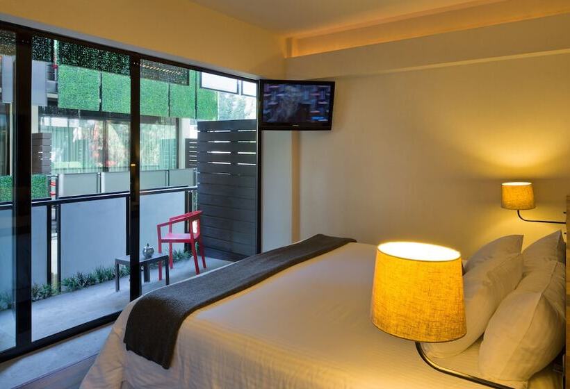 سوئیت پریمیوم, Las Suites Campos Eliseos