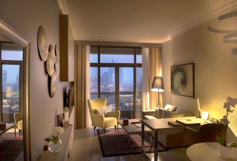 豪华套房, Two Seasons Hotel & Apartments