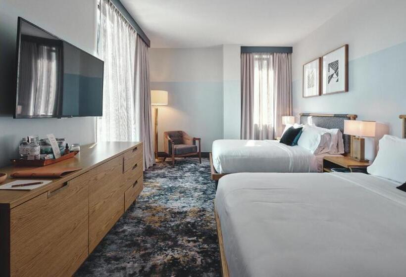 Номер Стандарт, Clayton Hotel & Members Club