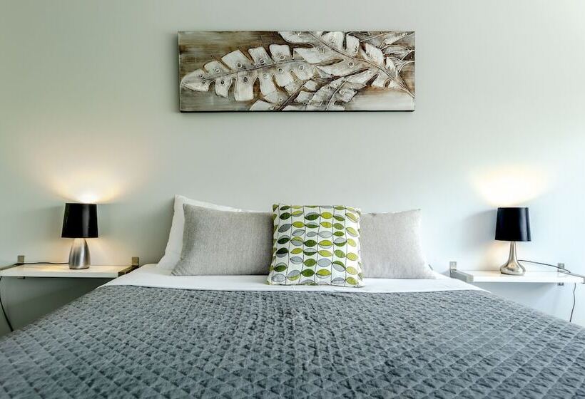 Апартаменты Deluxe 1 Спальня, Birches Serviced Apartments