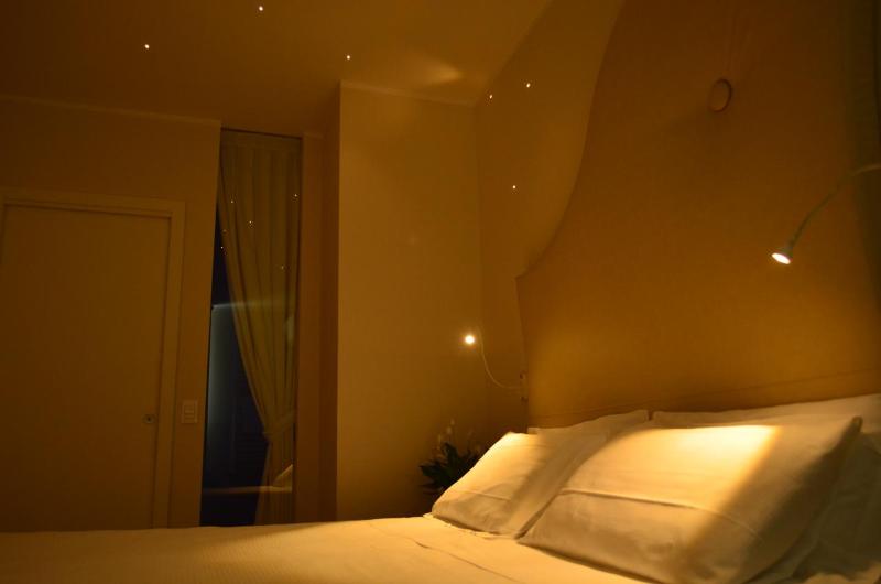 اتاق استاندارد سه نفره, M14 Hotel & Spa