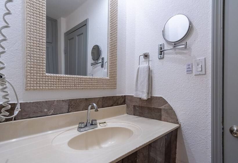 اتاق لوکس با چشم‌انداز دریا, Playa Bonita Resort