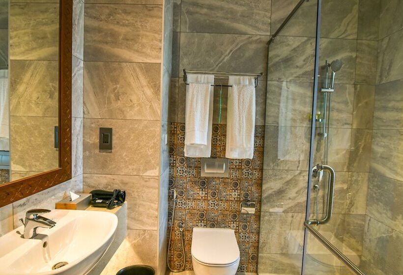 اتاق لوکس, Golden Tulip Zanzibar Airport Hotel & Spa