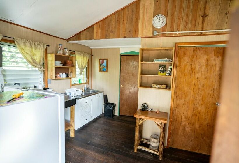 ویلای 1 خوابه, T.r.e.e.s Research Center And Eco Lodge