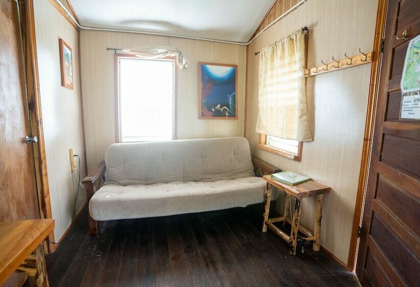 ویلای 1 خوابه, T.r.e.e.s Research Center And Eco Lodge