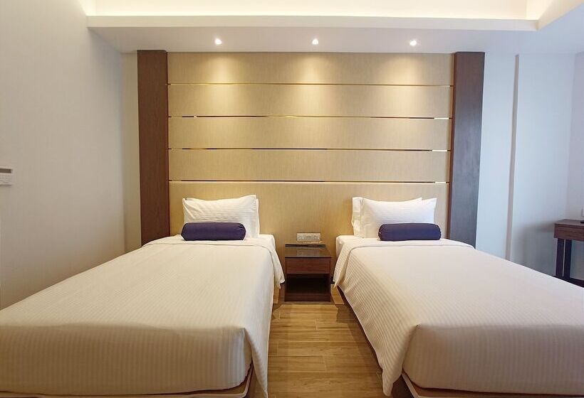 اتاق سوپریور, Pacific Regency Beach Resort Port Dickson