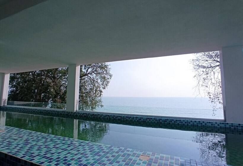 سوییت, Pacific Regency Beach Resort Port Dickson