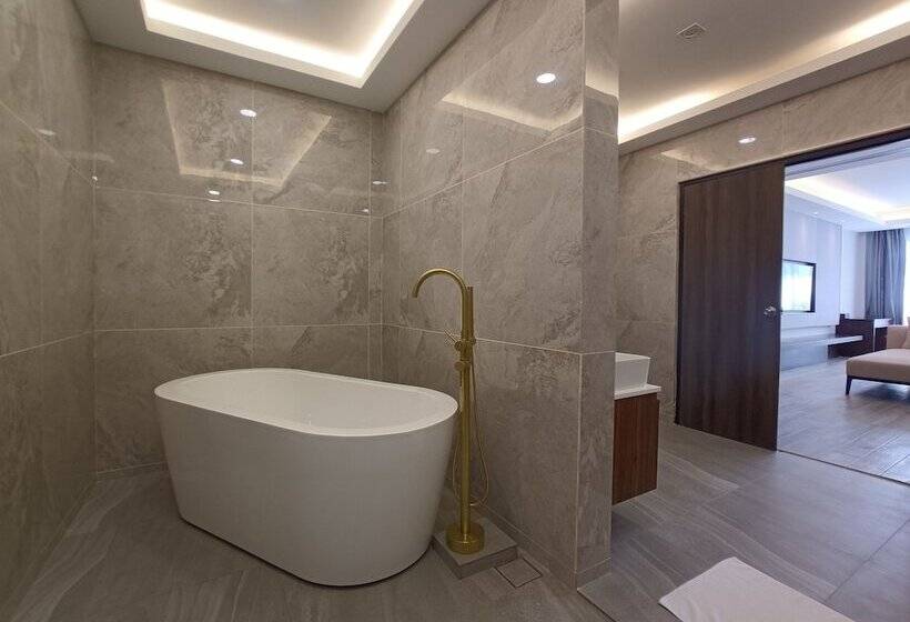 اتاق پنت هاوس, Pacific Regency Beach Resort Port Dickson