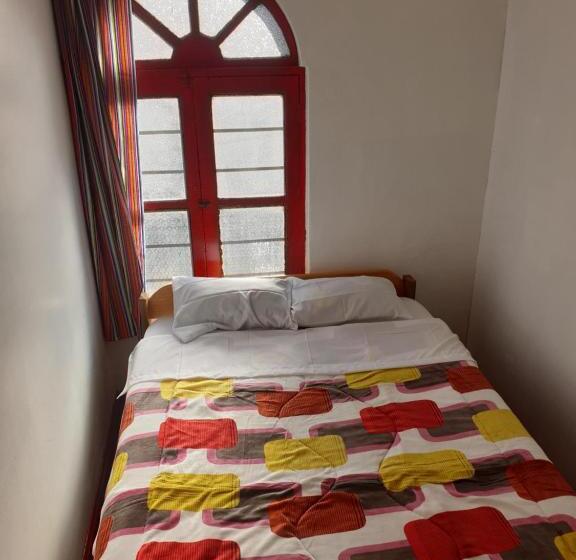 غرفة أساسية, Sk Hostal