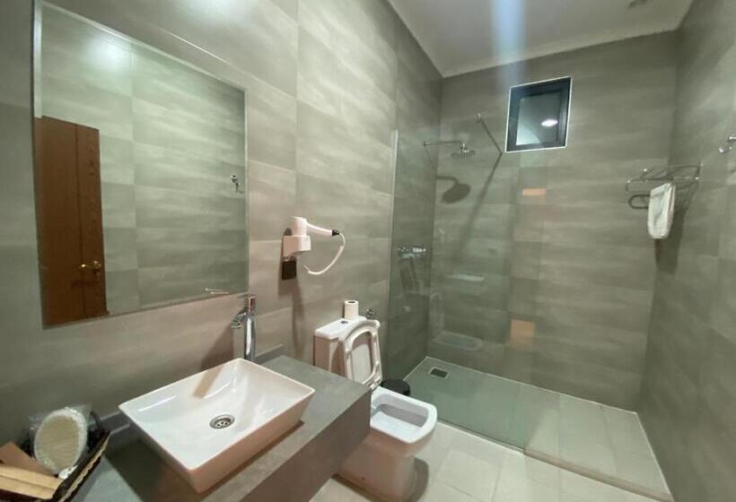 اتاق اکونومی یک تخته, Haden