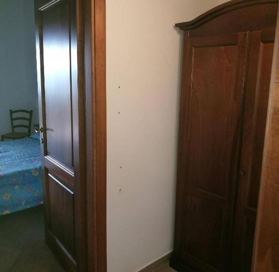 스탠다드 트리플 룸, Room In Guest Room   Triple Room In Amazing Context