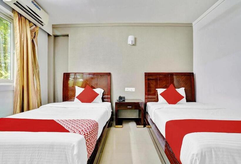 Quarto Triplo Clássico, Flagship 82582 Aec Residency