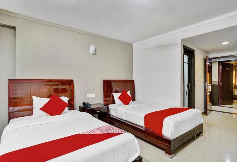 Quarto Triplo Clássico, Flagship 82582 Aec Residency