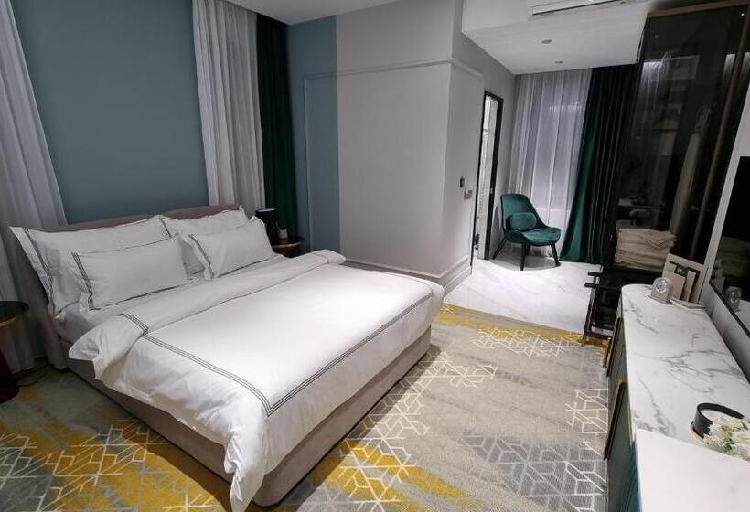 اتاق لوکس, Arn Boutique