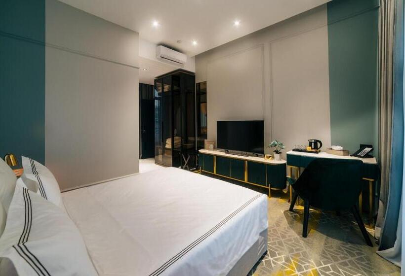 اتاق لوکس, Arn Boutique