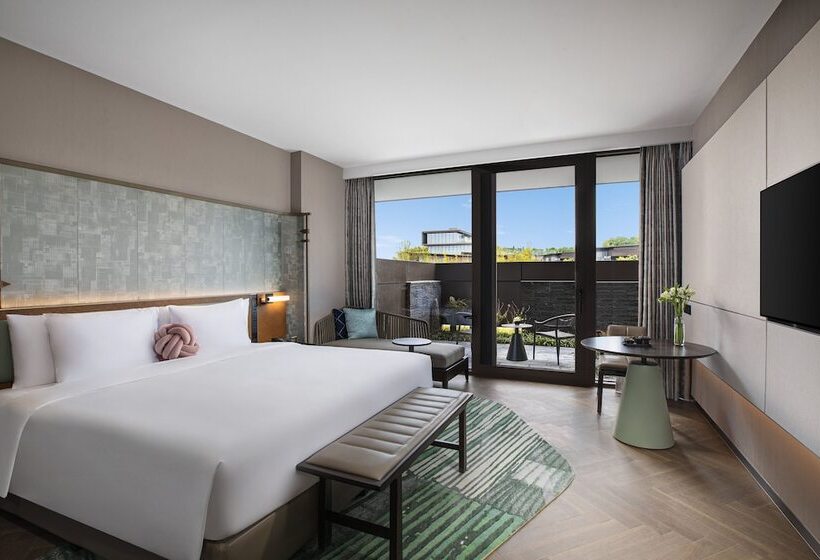 اتاق استاندارد با چشم‌انداز دریاچه, Indigo Suzhou Yangcheng Lake, An Ihg