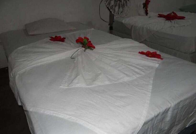 Standard room with outdoor bath, Hostal La Cascada