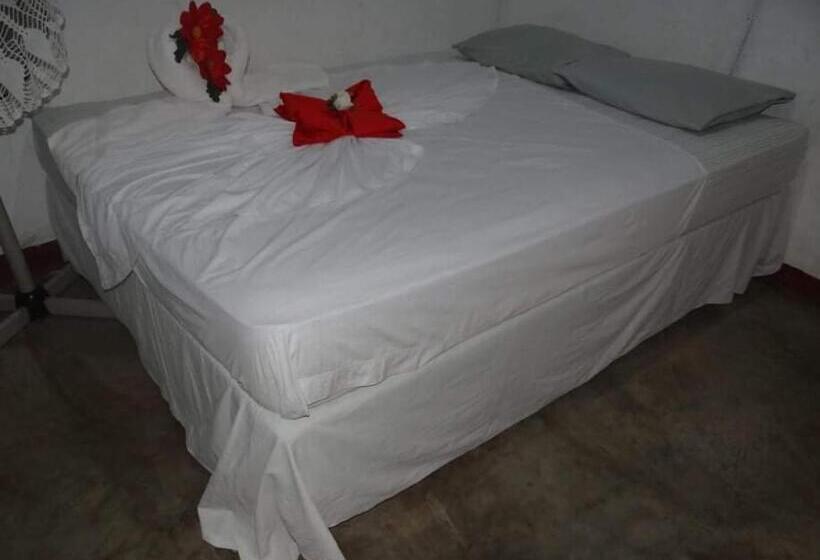 اتاق لوکس با تخت بزرگ, Hostal La Cascada