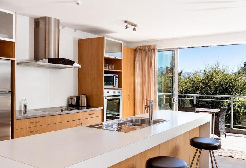 Апартаменты Deluxe 1 Спальня, Belvedere Apartments