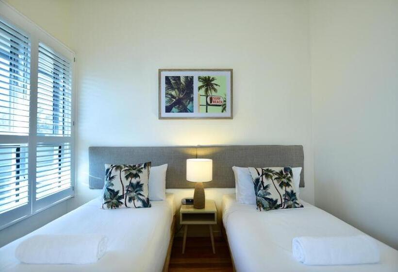 1 Bedroom Penthouse Apartment, East On Byron