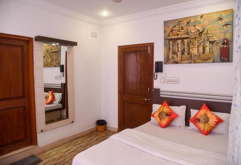 Quarto Estandar Cama King, Sajjan Villa