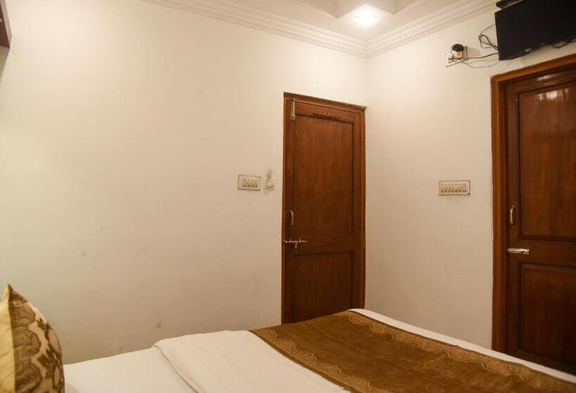 Quarto Estandar, Sajjan Villa