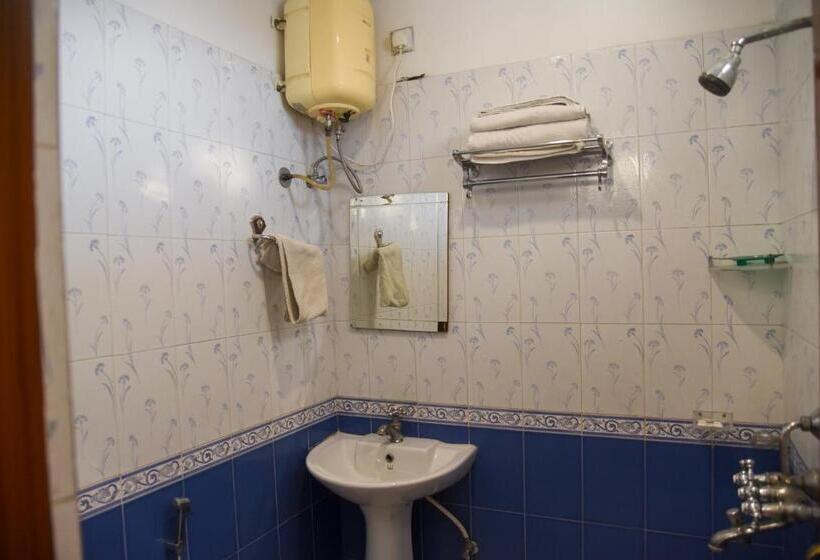 Quarto Estandar Cama King, Sajjan Villa