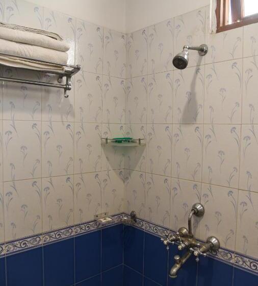 Quarto Estandar Cama King, Sajjan Villa