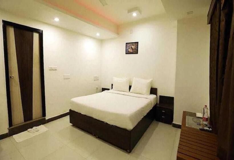 标准间, Opera Inn Near Central Bus Stand