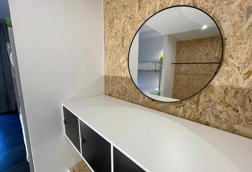 Cama em Quarto Compartilhado, Hi Parque Das Nações – Pousada De Juventude