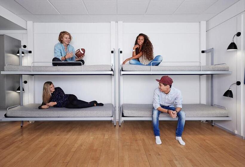 Кровать в Общей Комнате, Danhostel Copenhagen City & Apartments