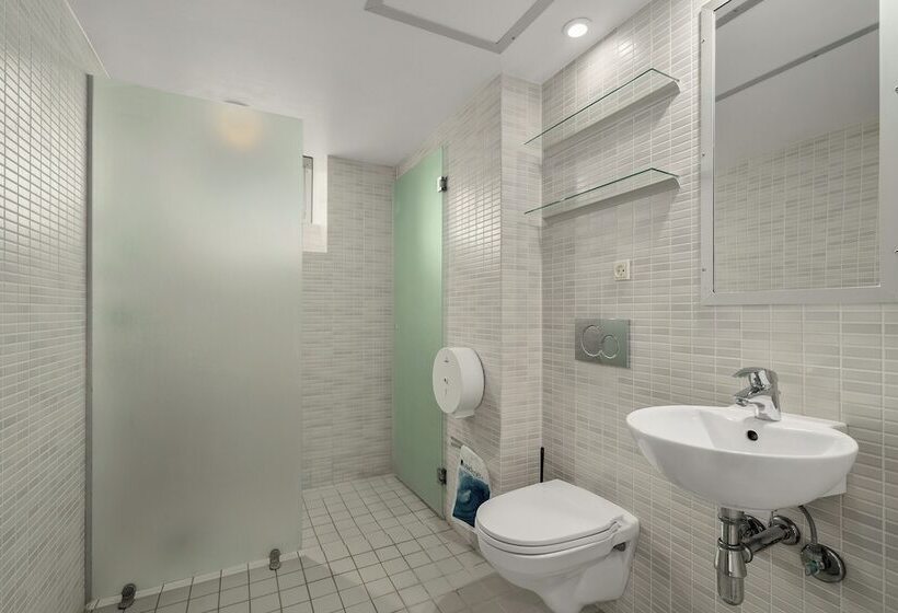 Кровать в Общей Комнате, Danhostel Copenhagen City & Apartments
