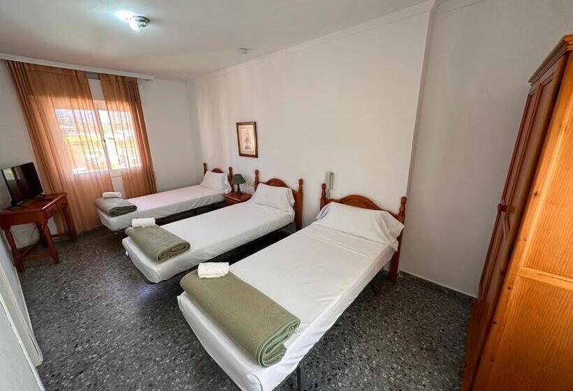Номер Стандарт Трехместный, Hostal San Felipe