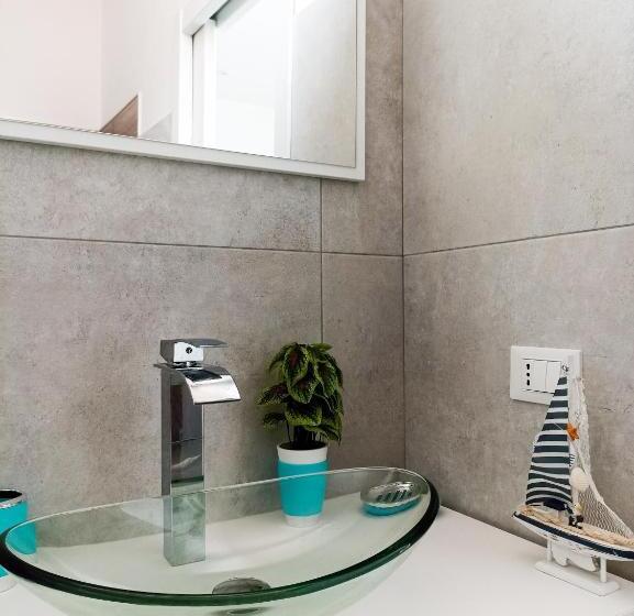 اتاق استاندارد با تخت بزرگ, Kolossoi Guest House