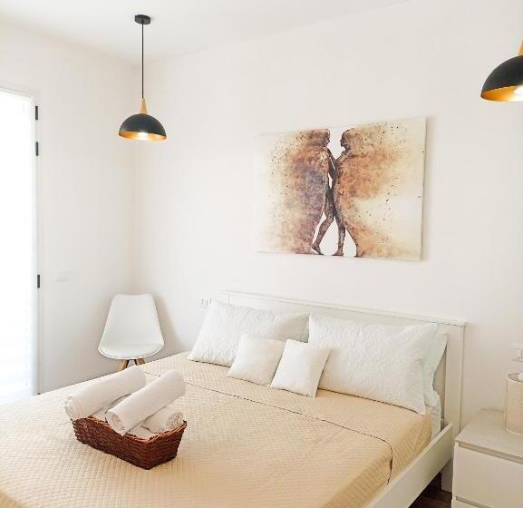 اتاق لوکس با بالکن, Kolossoi Guest House
