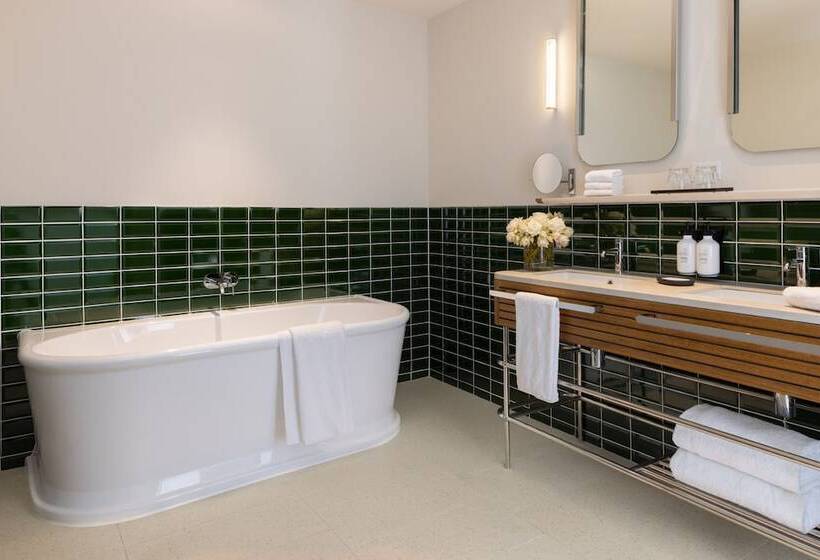 Premium room with terrace, Intercontinental Sorrento Mornington Peninsula