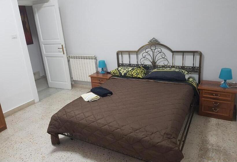 غرفة قياسية, Carlo Magno