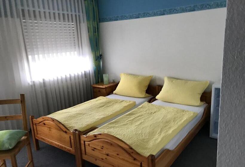 Номер Стандарт с Балконом, Gästehaus Zur Schmiede
