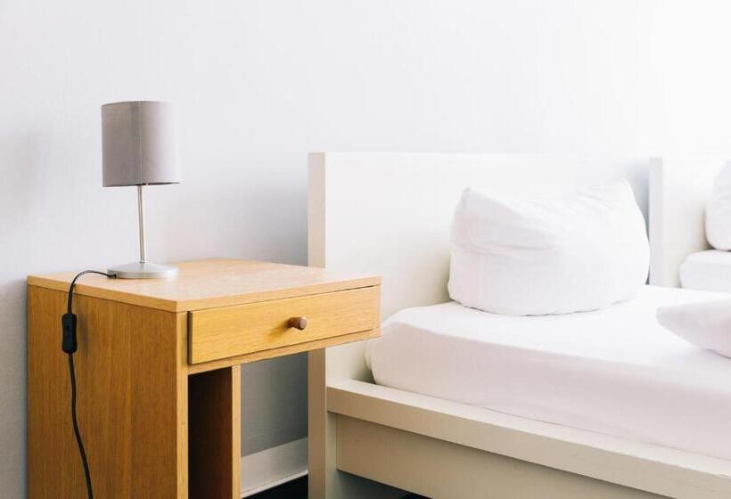 اتاق استاندارد با سرویس بهداشتی مشترک, St Christopher S Inn Berlin Alexanderplatz