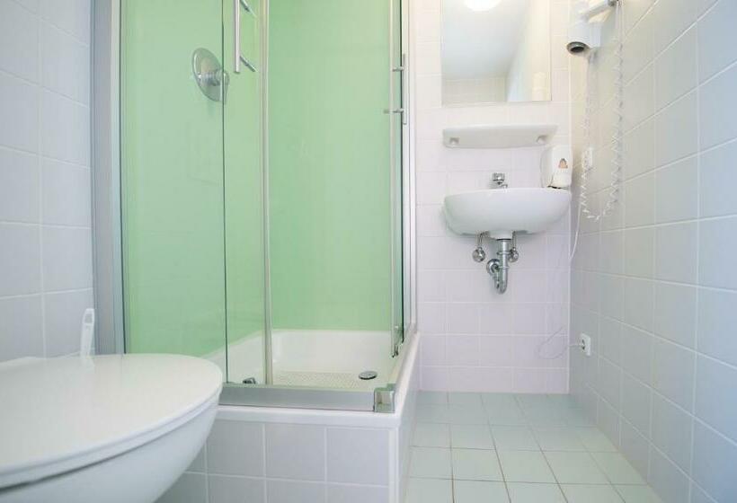 Номер Стандарт с Террасой, Wombat S City Hostel Munich Hauptbahnhof