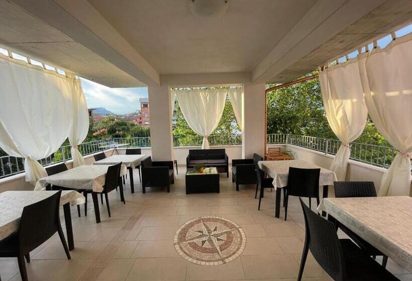 اتاق استاندارد با چشم‌انداز کوهستان, B&b Angelina