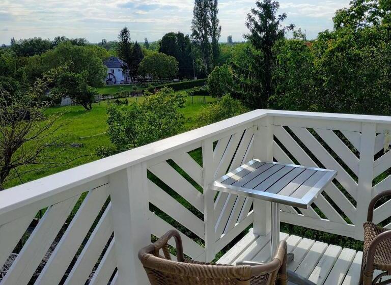 Номер Стандарт Вид на Сад, Belysium Bed & Breakfast Panzió